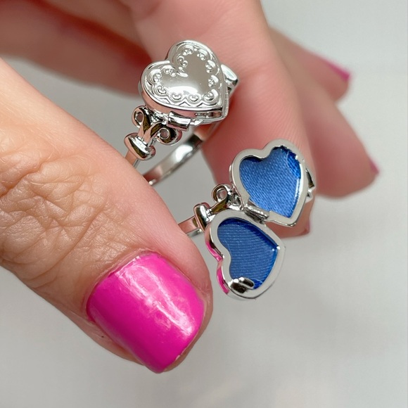 Sterling Silver Rhodium-plated 10mm Locket Ring add two pictures - Picture 4 of 6